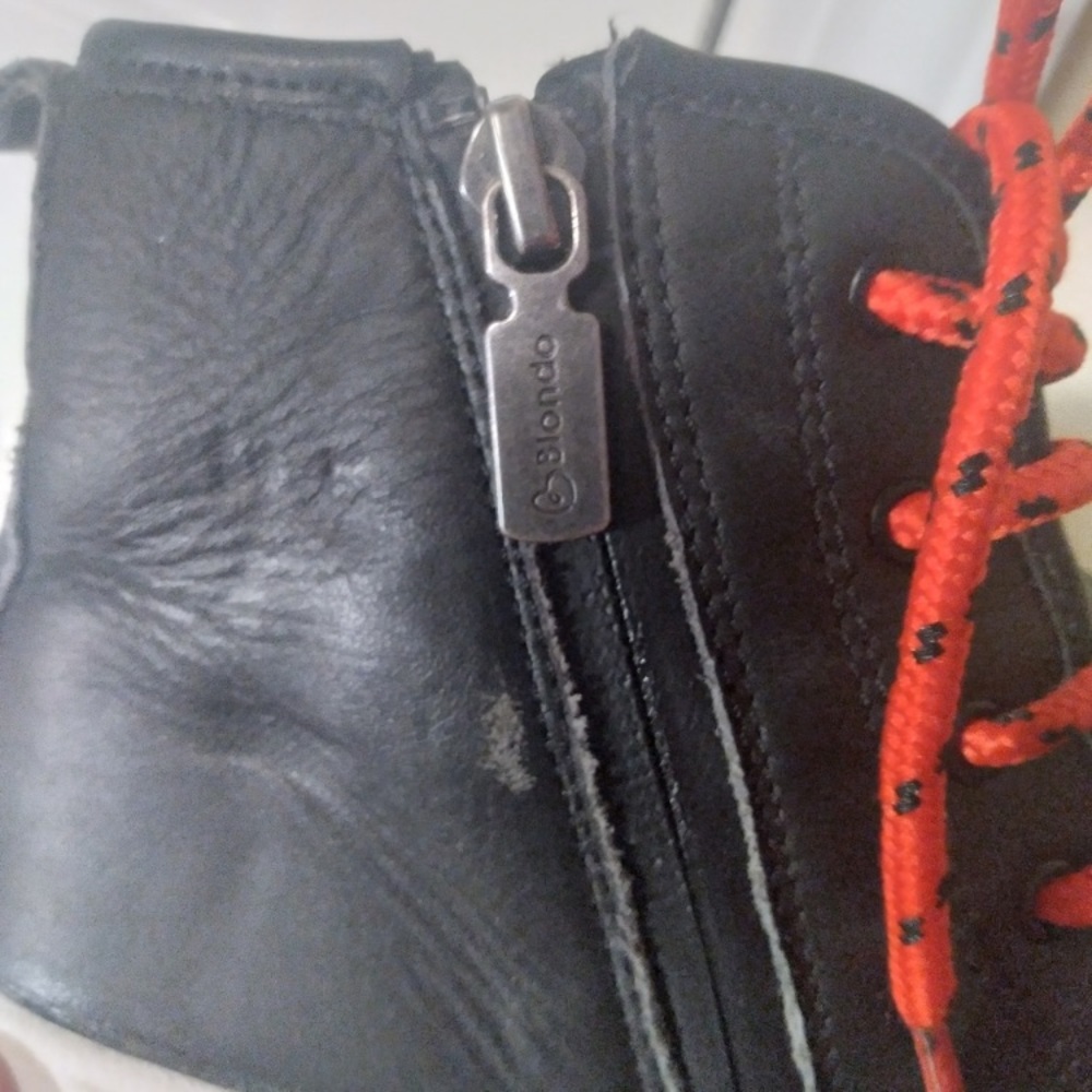 Women's Blondo Gypsy Waterproof Fashion sneakers. Size 6.5. - Picture 5 of 9